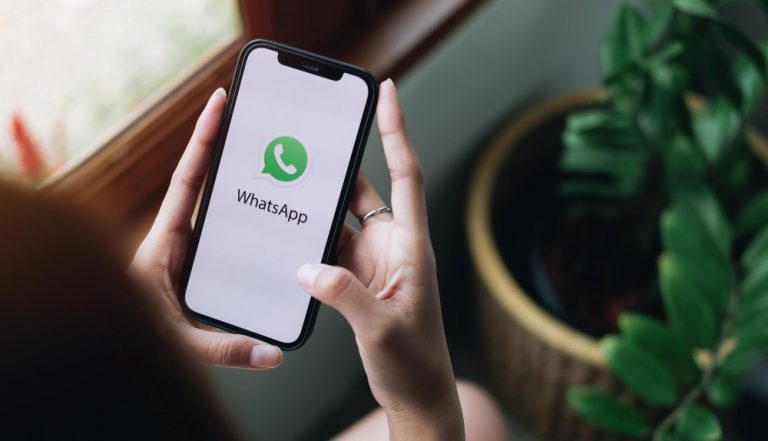 Comment savoir si une personne est connectée sur WhatsApp ?