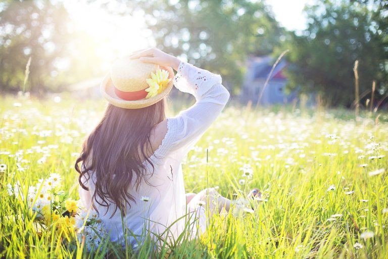 Le guide ultime des combinaisons pour femmes : styles, matières, et tendances